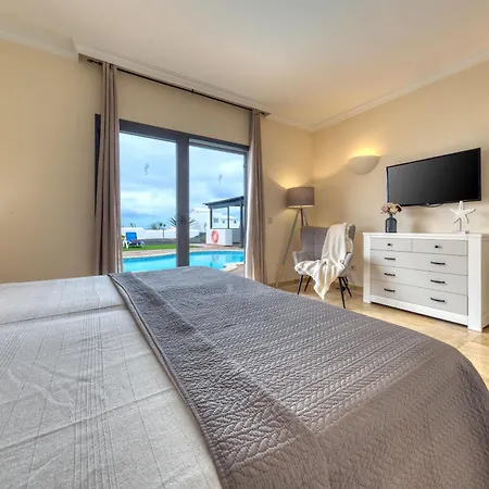 Sea Whisper Lanzarote - Faro Park 204 וילה